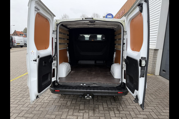 Renault Trafic 2.0 dCi 130pk T29 L2H1 DC 6 persoons Work Edition / vaste prijs rijklaar € 24.950 ex btw / lease € 407 / euro 6 / bpm vrij / trekhaak / airco / cruise / navigatie / isofix / sidebars