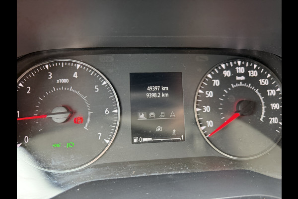 Renault Trafic 2.0 dCi 130pk T29 L2H1 DC 6 persoons Work Edition / vaste prijs rijklaar € 24.950 ex btw / lease € 407 / euro 6 / bpm vrij / trekhaak / airco / cruise / navigatie / isofix / sidebars