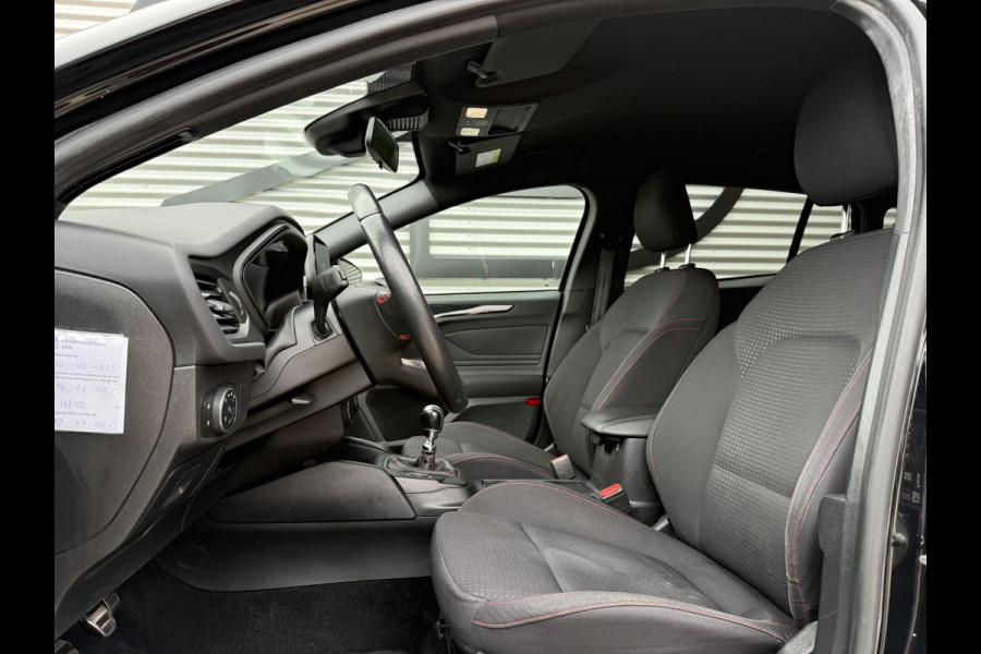 Ford FOCUS Wagon 1.0 EcoBoost ST Line Business Navi|Trekhaak|Clima|PDC V+A|Cruise|Stoelverwarming|APK tot 03-2027