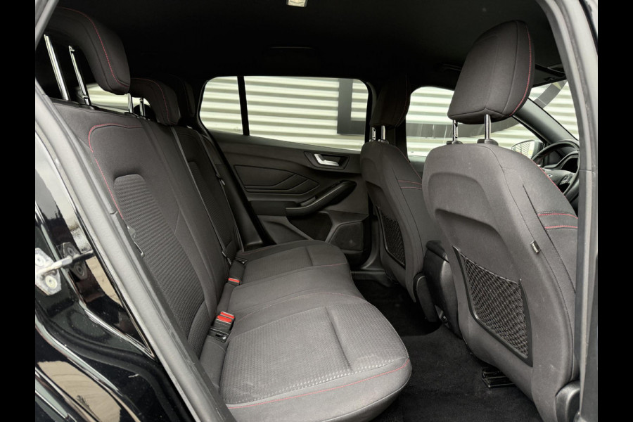 Ford FOCUS Wagon 1.0 EcoBoost ST Line Business Navi|Trekhaak|Clima|PDC V+A|Cruise|Stoelverwarming|APK tot 03-2027