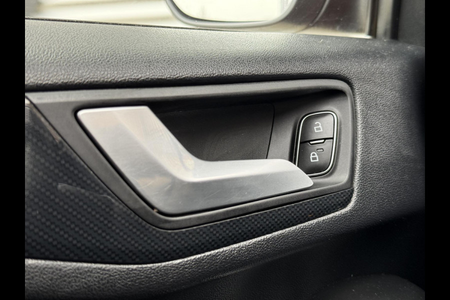 Ford FOCUS Wagon 1.0 EcoBoost ST Line Business Navi|Trekhaak|Clima|PDC V+A|Cruise|Stoelverwarming|APK tot 03-2027