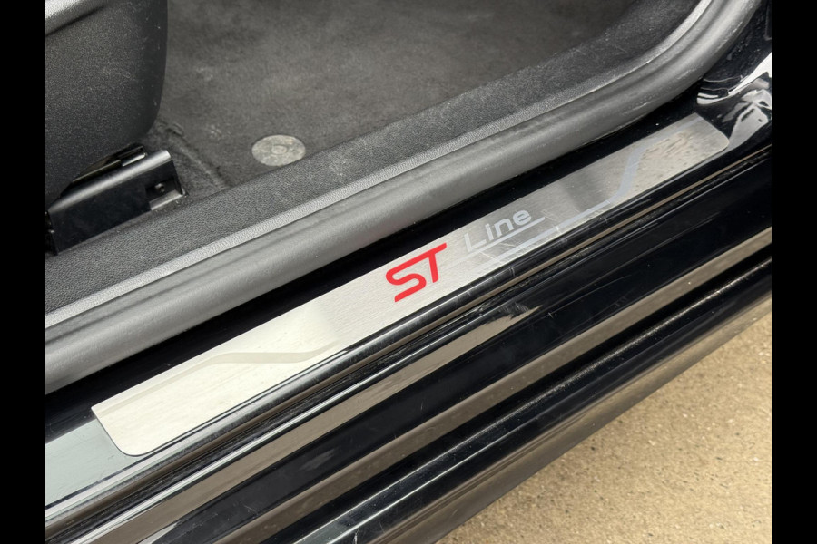 Ford FOCUS Wagon 1.0 EcoBoost ST Line Business Navi|Trekhaak|Clima|PDC V+A|Cruise|Stoelverwarming|APK tot 03-2027