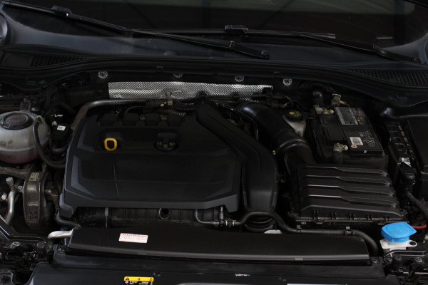 Škoda Superb Combi 1.5 TSI ACT Sportline *Pano*Canton*Camera*Keyless*