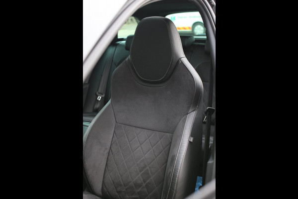 Škoda Superb Combi 1.5 TSI ACT Sportline *Pano*Canton*Camera*Keyless*