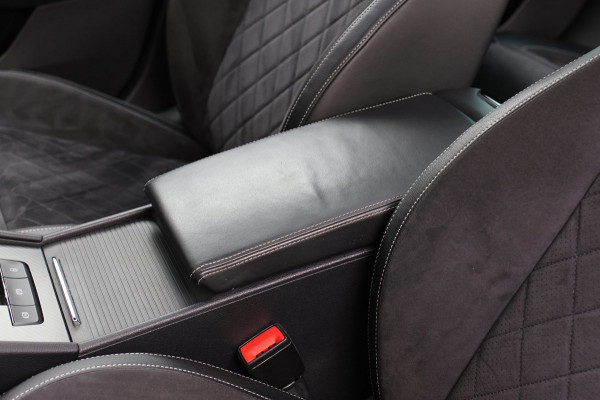 Škoda Superb Combi 1.5 TSI ACT Sportline *Pano*Canton*Camera*Keyless*