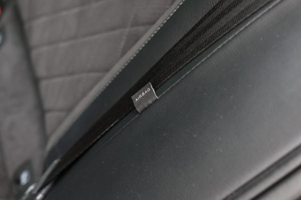 Škoda Superb Combi 1.5 TSI ACT Sportline *Pano*Canton*Camera*Keyless*