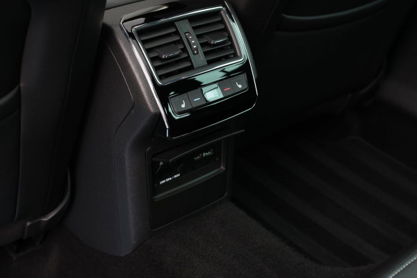 Škoda Superb Combi 1.5 TSI ACT Sportline *Pano*Canton*Camera*Keyless*