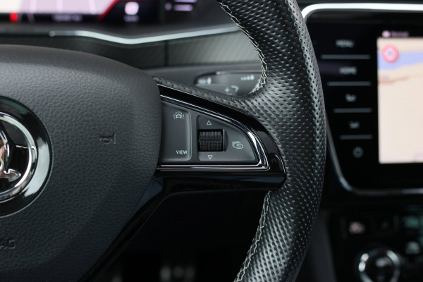 Škoda Superb Combi 1.5 TSI ACT Sportline *Pano*Canton*Camera*Keyless*