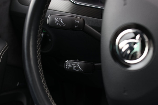 Škoda Superb Combi 1.5 TSI ACT Sportline *Pano*Canton*Camera*Keyless*