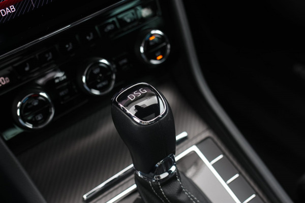 Škoda Superb Combi 1.5 TSI ACT Sportline *Pano*Canton*Camera*Keyless*