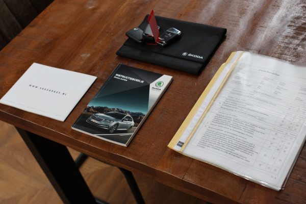 Škoda Superb Combi 1.5 TSI ACT Sportline *Pano*Canton*Camera*Keyless*