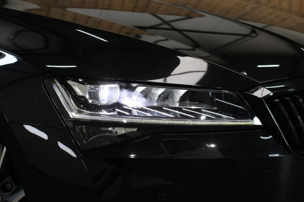 Škoda Superb Combi 1.5 TSI ACT Sportline *Pano*Canton*Camera*Keyless*