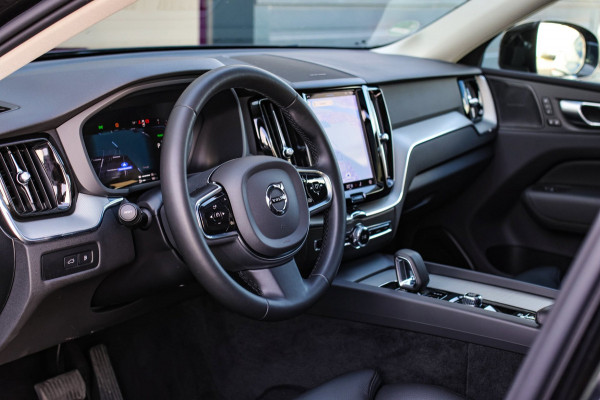 Volvo XC60 2.0 T6 Plug-in hybrid AWD Plus Bright *Pano*H/K*Camera*Trekhaak*