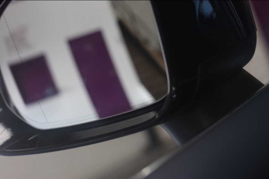 Volvo XC60 2.0 T6 Plug-in hybrid AWD Plus Bright *Pano*H/K*Camera*Trekhaak*