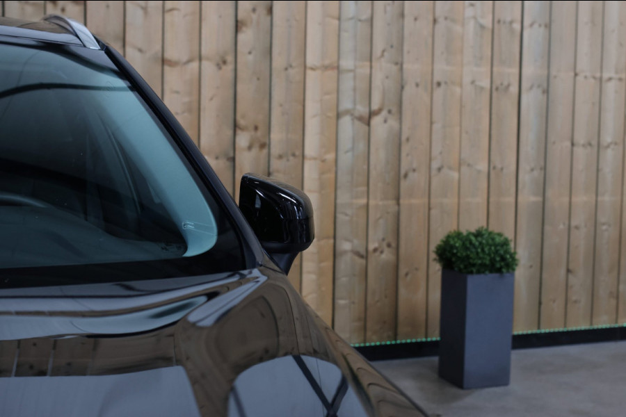 Volvo XC60 2.0 T6 Plug-in hybrid AWD Plus Bright *Pano*H/K*Camera*Trekhaak*