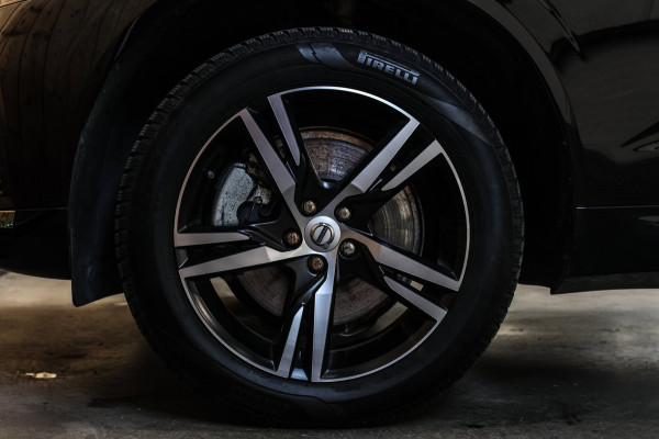 Volvo XC60 2.0 T6 Plug-in hybrid AWD Plus Bright *Pano*H/K*Camera*Trekhaak*