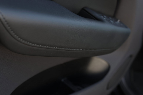 Volvo XC60 2.0 T6 Plug-in hybrid AWD Plus Bright *Pano*H/K*Camera*Trekhaak*