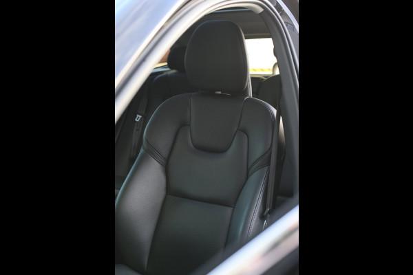 Volvo XC60 2.0 T6 Plug-in hybrid AWD Plus Bright *Pano*H/K*Camera*Trekhaak*