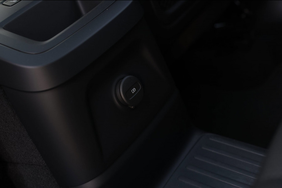 Volvo XC60 2.0 T6 Plug-in hybrid AWD Plus Bright *Pano*H/K*Camera*Trekhaak*