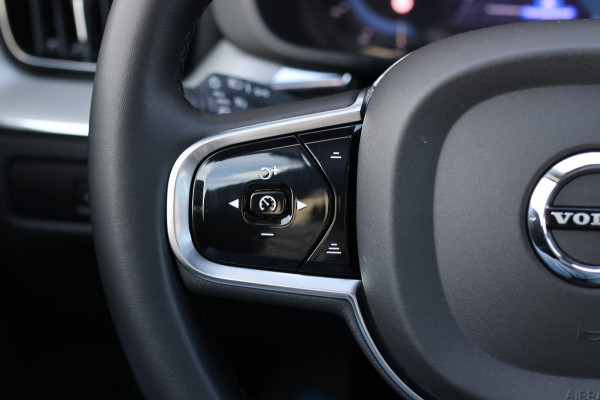 Volvo XC60 2.0 T6 Plug-in hybrid AWD Plus Bright *Pano*H/K*Camera*Trekhaak*