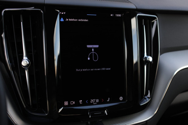 Volvo XC60 2.0 T6 Plug-in hybrid AWD Plus Bright *Pano*H/K*Camera*Trekhaak*