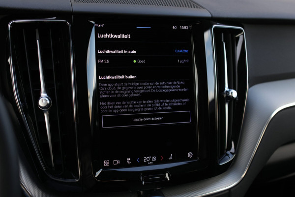 Volvo XC60 2.0 T6 Plug-in hybrid AWD Plus Bright *Pano*H/K*Camera*Trekhaak*