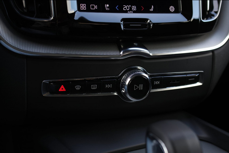 Volvo XC60 2.0 T6 Plug-in hybrid AWD Plus Bright *Pano*H/K*Camera*Trekhaak*