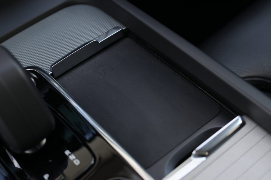 Volvo XC60 2.0 T6 Plug-in hybrid AWD Plus Bright *Pano*H/K*Camera*Trekhaak*