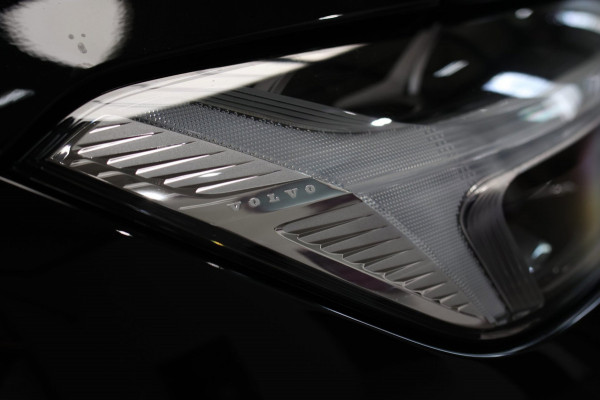 Volvo XC60 2.0 T6 Plug-in hybrid AWD Plus Bright *Pano*H/K*Camera*Trekhaak*