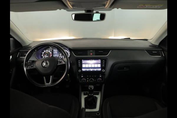 Škoda Octavia Combi 1.0 TSI Greentech Ambition Business 115pk 6bak| trekhaak| navigatie| LM-velgen| Parksensors achter