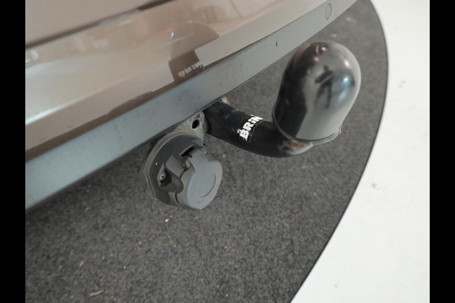 Škoda Octavia Combi 1.0 TSI Greentech Ambition Business 115pk 6bak| trekhaak| navigatie| LM-velgen| Parksensors achter