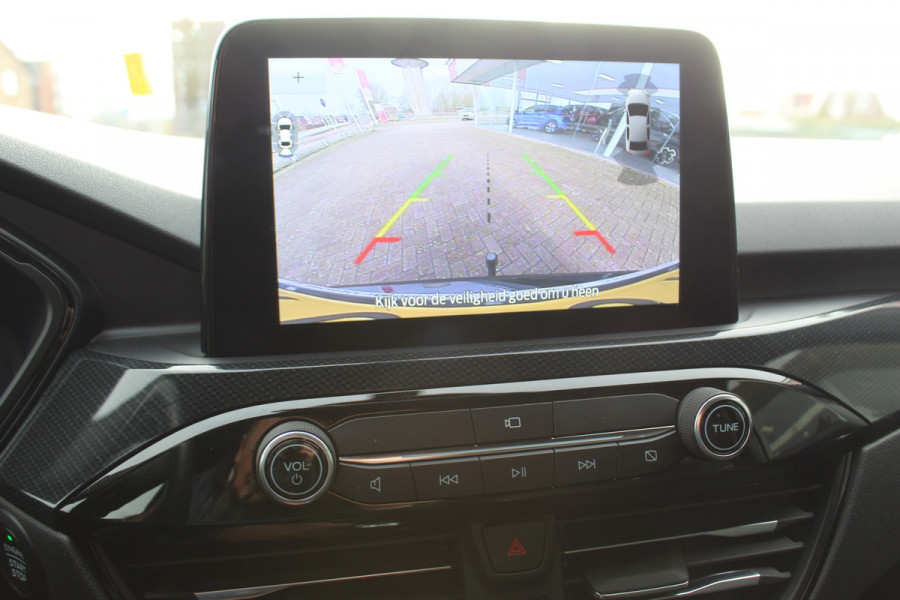 Ford Kuga 1.5 EcoBoost ST-Line X , 150pk 1800 Trekgewicht Cilmate control , Camera , Stoel,Stuur en Voorruit verwarming Navigatie , Trekhaak , Elek.verstelbare bestuurders stoel