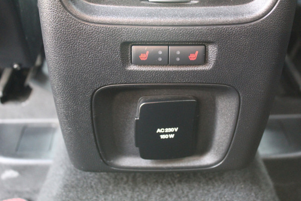 Ford Kuga 1.5 EcoBoost ST-Line X , 150pk 1800 Trekgewicht Cilmate control , Camera , Stoel,Stuur en Voorruit verwarming Navigatie , Trekhaak , Elek.verstelbare bestuurders stoel