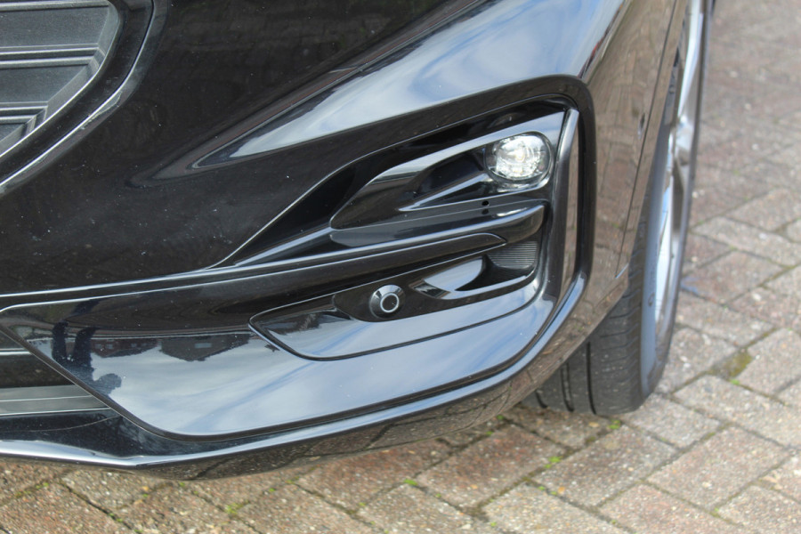 Ford Kuga 1.5 EcoBoost ST-Line X , 150pk 1800 Trekgewicht Cilmate control , Camera , Stoel,Stuur en Voorruit verwarming Navigatie , Trekhaak , Elek.verstelbare bestuurders stoel