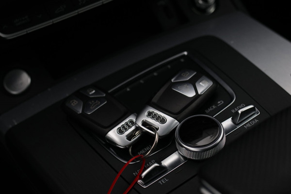 Audi Q5 55 TFSI e Quattro S-Line *Pano*Luchtvering*Camera*Trekhaak*