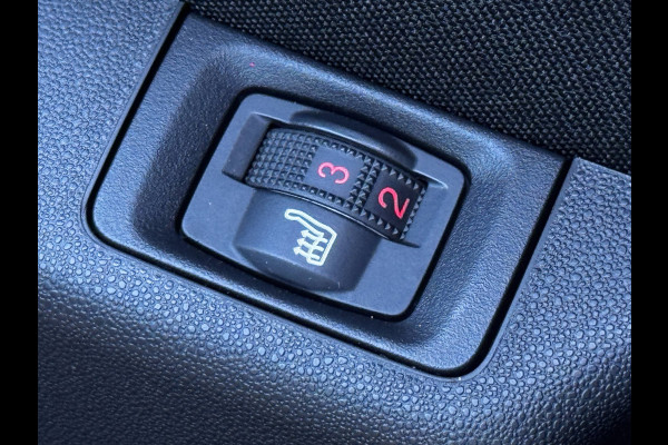 Citroën C3 1.2 PureTech Shine | Carplay | Parkeersensoren | Stoelverwarming | Climate control | DAB