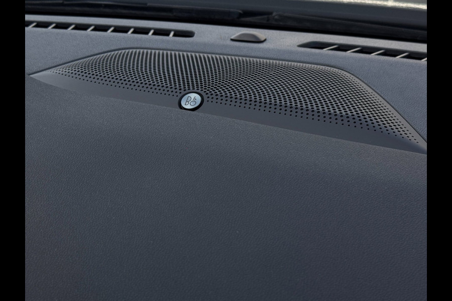 Ford Kuga 2.5 PHEV ST-Line X | Pano | Trekhaak | Adaptive Cruise | B&O Sound | Winter pack | Camera