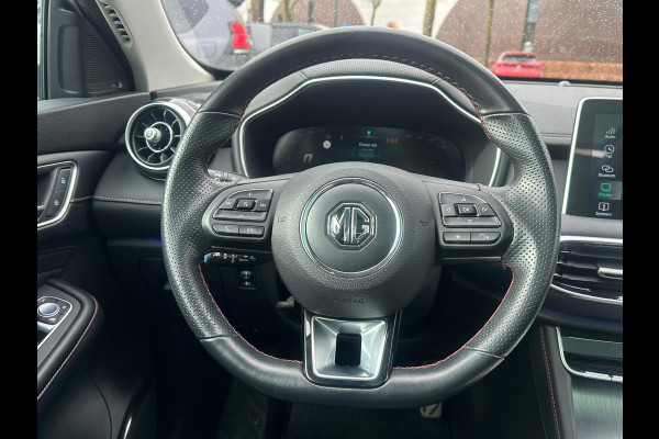 MG EHS 1.5 TGDI Luxury VAN € 26.900,- VOOR € 23.440,- UW LENTEVOORDEEL € 3.460,-! | PHEV | MEGA COMPLEET! | TREKHAAK | COMPLETE HISTORIE AANWEZIG | FABRIEKSGARANTIE T/M 3-2030 | 52km WLTP ELECTR RIJBEREIK, TOTAAL RIJBEREIK TOT 1.000km!