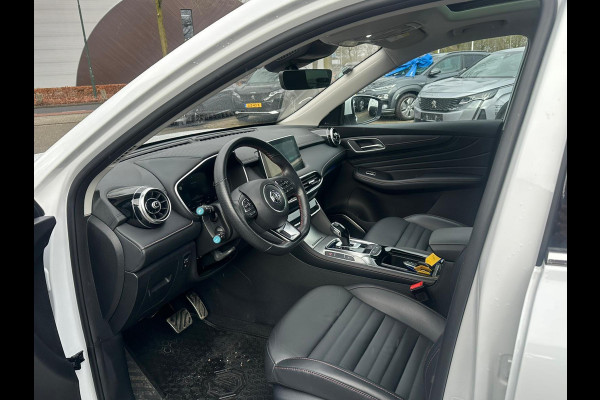 MG EHS 1.5 TGDI Luxury VAN € 26.900,- VOOR € 23.440,- UW LENTEVOORDEEL € 3.460,-! | PHEV | MEGA COMPLEET! | TREKHAAK | COMPLETE HISTORIE AANWEZIG | FABRIEKSGARANTIE T/M 3-2030 | 52km WLTP ELECTR RIJBEREIK, TOTAAL RIJBEREIK TOT 1.000km!