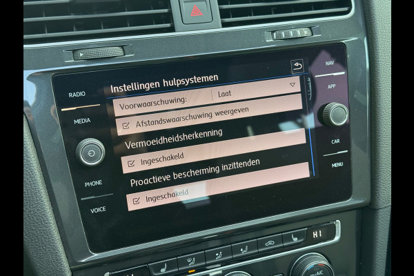 Volkswagen Golf Variant 1.6 TDI Business | Pano | ACC | Airco | Navi