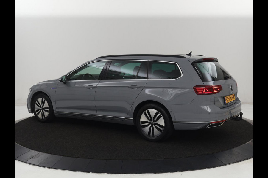 Volkswagen Passat 1.4 TSI PHEV GTE | SOH 95% | Stoelverwarming | Trekhaak | Massage | Camera | Carplay | Keyless | Matrix LED | Navigatie | Adaptive cruise | Park Assist | Climate control | Plug In