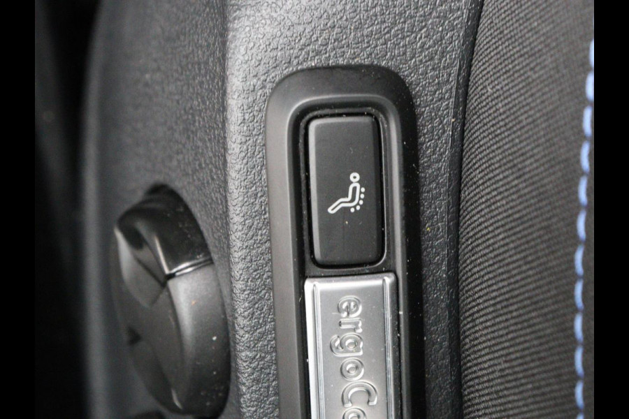 Volkswagen Passat 1.4 TSI PHEV GTE | SOH 95% | Stoelverwarming | Trekhaak | Massage | Camera | Carplay | Keyless | Matrix LED | Navigatie | Adaptive cruise | Park Assist | Climate control | Plug In