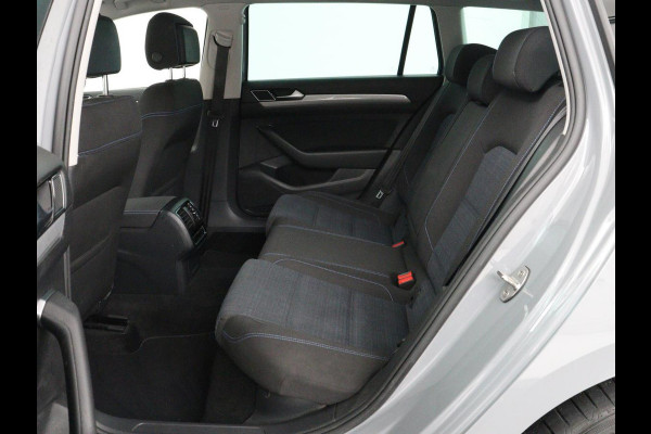 Volkswagen Passat 1.4 TSI PHEV GTE | SOH 95% | Stoelverwarming | Trekhaak | Massage | Camera | Carplay | Keyless | Matrix LED | Navigatie | Adaptive cruise | Park Assist | Climate control | Plug In