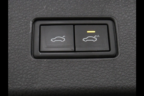 Volkswagen Passat 1.4 TSI PHEV GTE | SOH 95% | Stoelverwarming | Trekhaak | Massage | Camera | Carplay | Keyless | Matrix LED | Navigatie | Adaptive cruise | Park Assist | Climate control | Plug In