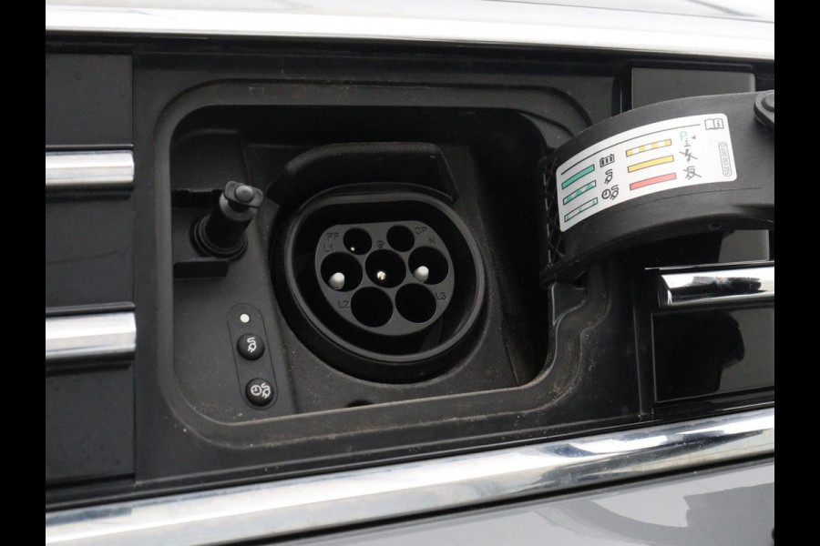 Volkswagen Passat 1.4 TSI PHEV GTE | SOH 95% | Stoelverwarming | Trekhaak | Massage | Camera | Carplay | Keyless | Matrix LED | Navigatie | Adaptive cruise | Park Assist | Climate control | Plug In