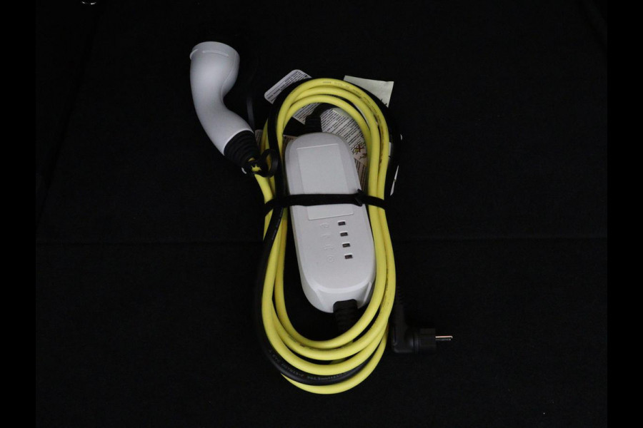 Volkswagen Passat 1.4 TSI PHEV GTE | SOH 95% | Stoelverwarming | Trekhaak | Massage | Camera | Carplay | Keyless | Matrix LED | Navigatie | Adaptive cruise | Park Assist | Climate control | Plug In