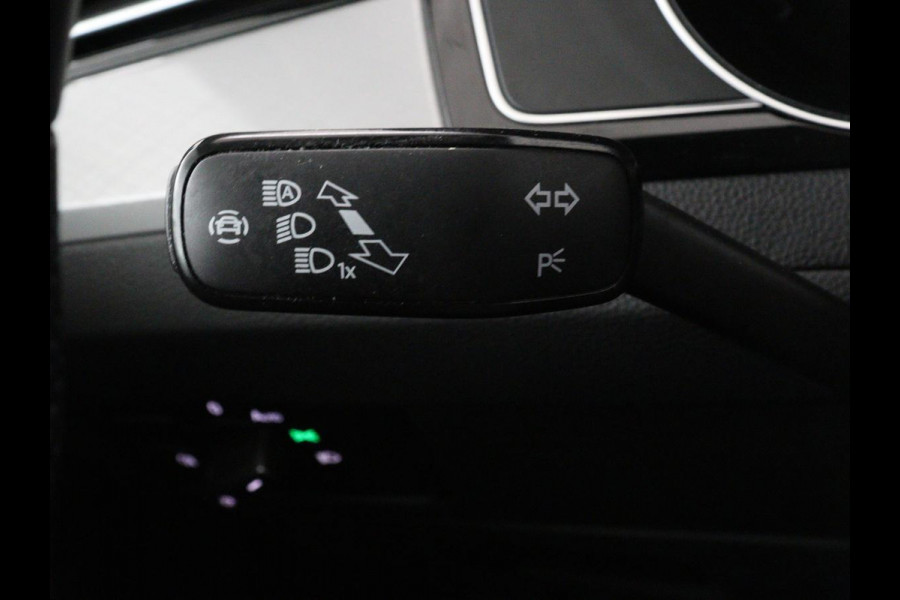 Volkswagen Passat 1.4 TSI PHEV GTE | SOH 95% | Stoelverwarming | Trekhaak | Massage | Camera | Carplay | Keyless | Matrix LED | Navigatie | Adaptive cruise | Park Assist | Climate control | Plug In