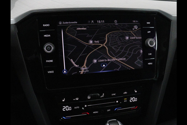 Volkswagen Passat 1.4 TSI PHEV GTE | SOH 95% | Stoelverwarming | Trekhaak | Massage | Camera | Carplay | Keyless | Matrix LED | Navigatie | Adaptive cruise | Park Assist | Climate control | Plug In