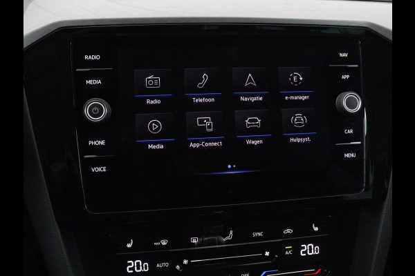 Volkswagen Passat 1.4 TSI PHEV GTE | SOH 95% | Stoelverwarming | Trekhaak | Massage | Camera | Carplay | Keyless | Matrix LED | Navigatie | Adaptive cruise | Park Assist | Climate control | Plug In