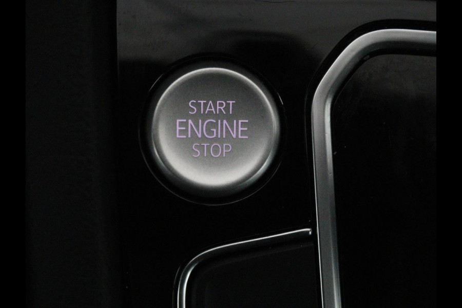 Volkswagen Passat 1.4 TSI PHEV GTE | SOH 95% | Stoelverwarming | Trekhaak | Massage | Camera | Carplay | Keyless | Matrix LED | Navigatie | Adaptive cruise | Park Assist | Climate control | Plug In